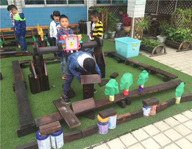 2016.11.17 龙幼 龙幼暖冬季之《动物王国》主题性游戏：一起探寻动物世界的秘密2.jpg