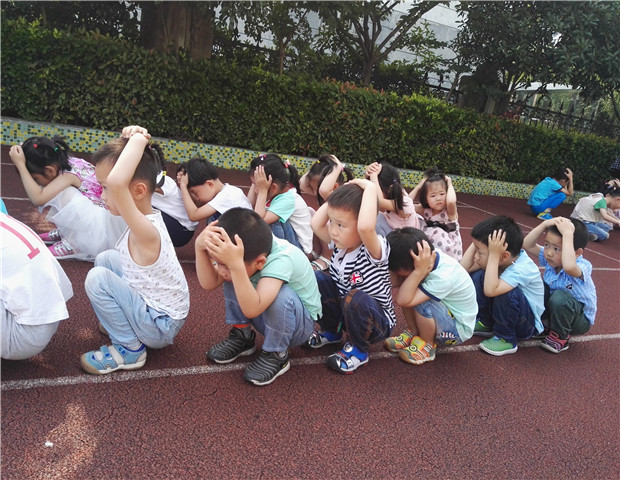 2017.6.9 龙幼安全工作之三：防震减灾 警钟长鸣3.jpg