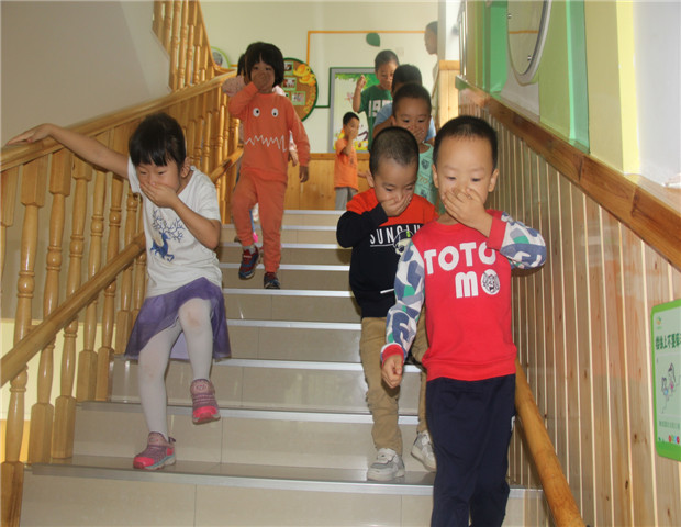 2017.9.21 龙幼安全工作之三：消防在我心，防患于未“燃”2.jpg