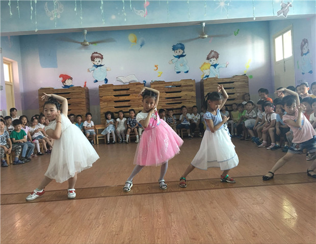 2017.6.1 龙幼 龙幼乐享节日：放飞梦想，快乐起航2.jpg