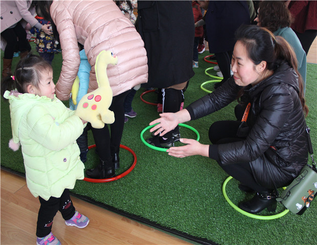 2018.3.10 龙贝贝早教园之一：亲子同乐，爱在三八4.jpg