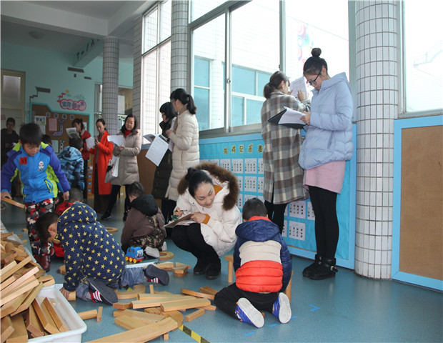 2017.12.29 榫欏辜鏁欏笀鎴愰暱涔嬩簩鍗佷簲锛氬尯鍩熸椿鍔ㄤ績鍙戝睍锛屾暀鐮斿紩棰嗘彁鍐呮兜3.jpg