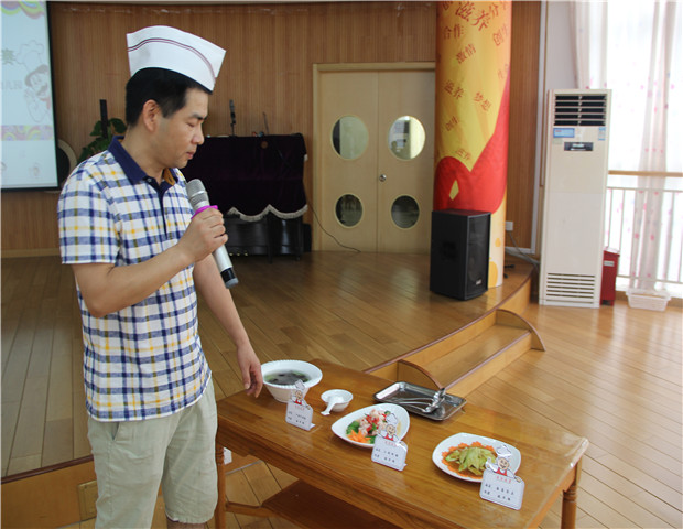 2018.6.27 龙幼后勤管理之九：美食美味手中现，品形品色品童年2.jpg