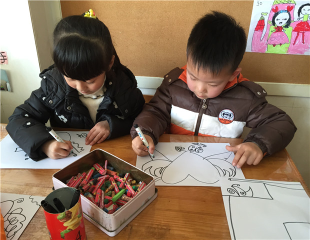 2017.3.8龙幼 龙幼乐享节日之：乐享“三八”，让爱洒满校园5.jpg