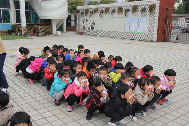 2017.3.16龙幼安全工作之一：消防安全 牢记在心3.jpg