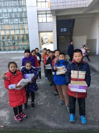 搬书.jpg