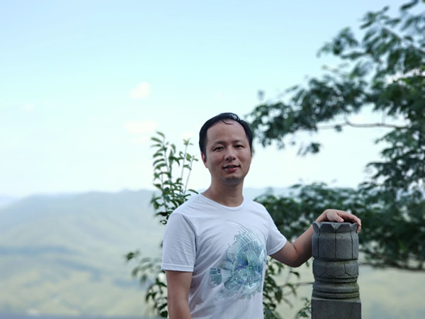 陈幼峰_副本.jpg