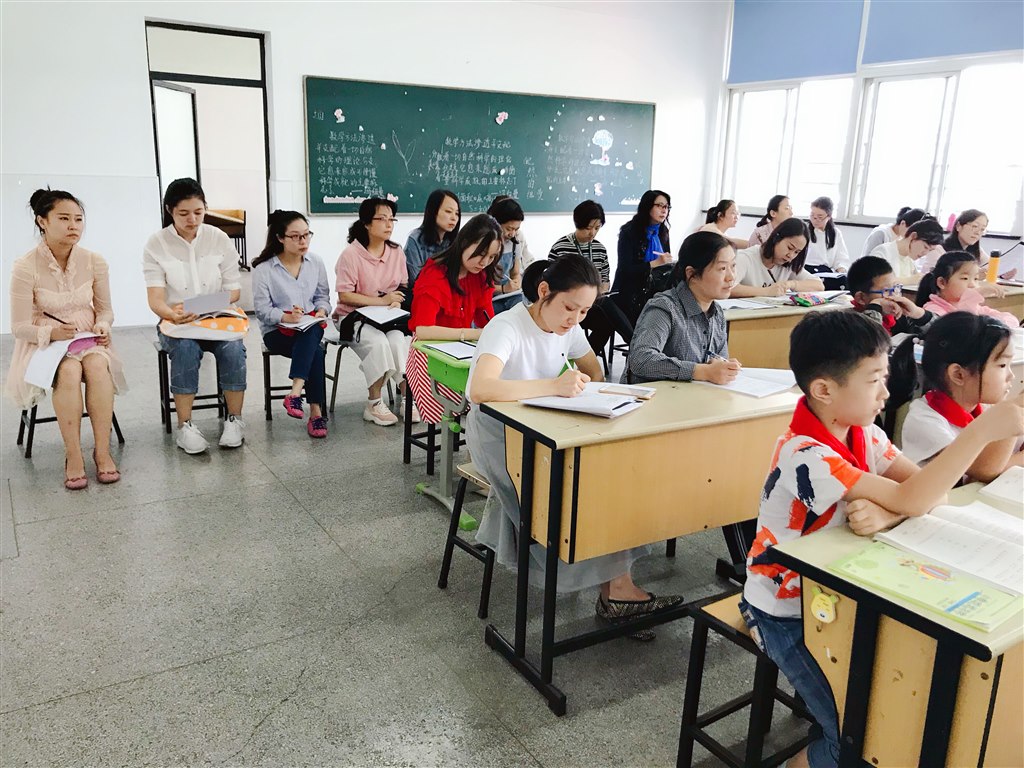 听课老师.jpg