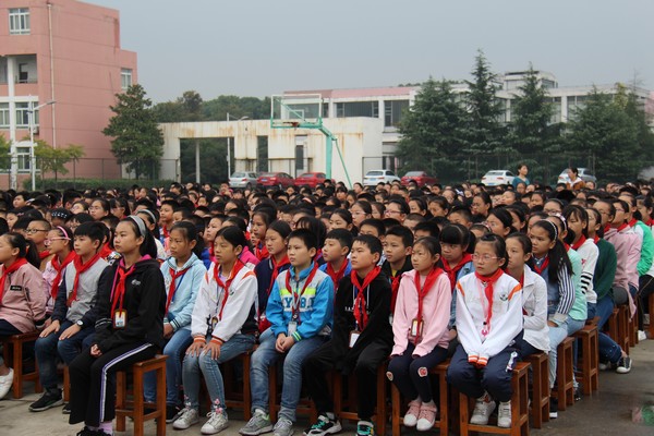 六年级学生会议 (4).JPG 六年级学生会议 (4).JPG