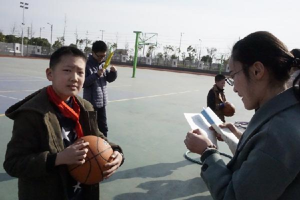 口算+运球比赛.jpg 口算+运球比赛.jpg