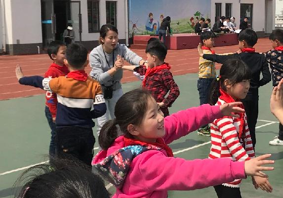 张小晴.jpg 张小晴.jpg