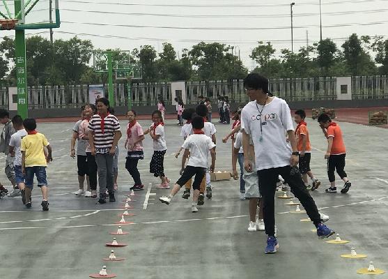 包敏上课.jpg