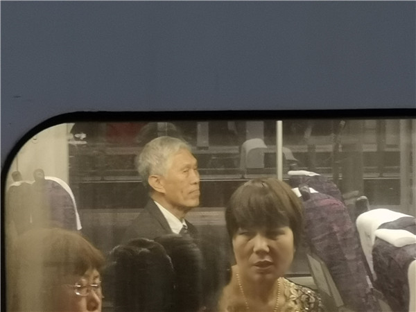 田庆先在车上_副本.jpg