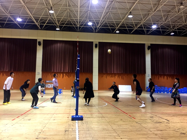 马中与坂中工会联合举行气排球友谊赛 1.jpg