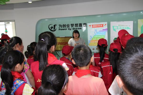 科学调查体验走进常州创客空间 (3).JPG