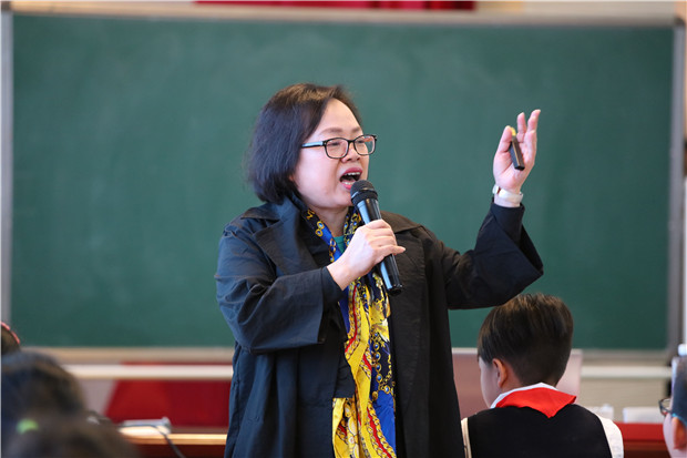 陈琴.jpg