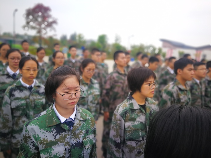 体验军训，扬我青春