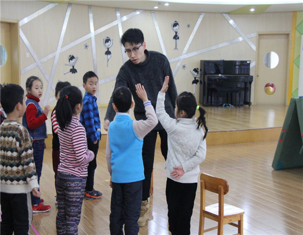 2019.1.4  龙幼  龙幼教师成长之三十二：外出培训学经验，汇报共享促发展2.jpg