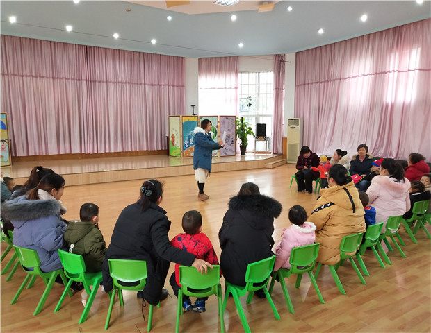 2019.1.12 龙贝贝早教园之六:缤纷游艺,欢乐童年1.jpg 2019.1.12 龙贝贝早教园之六:缤纷游艺,欢乐童年1.jpg