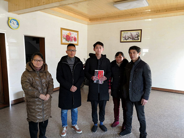 C__ZEY724UZ}~N%(88%PA4B_副本.jpg