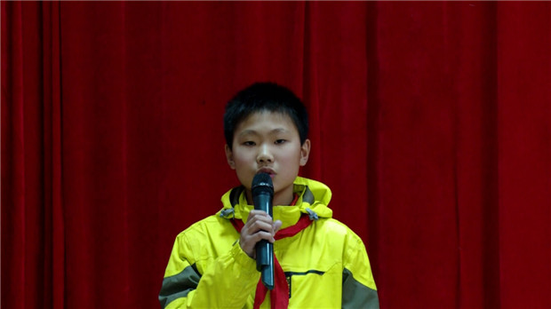 第四周升旗仪式[00_04_05][20150331-073253-6].JPG