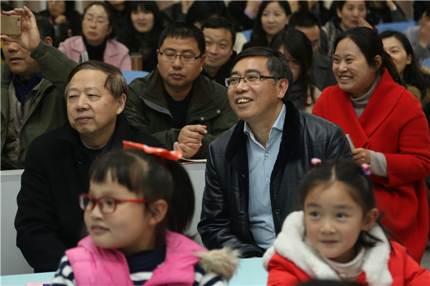 专家听许嫣娜课.jpg