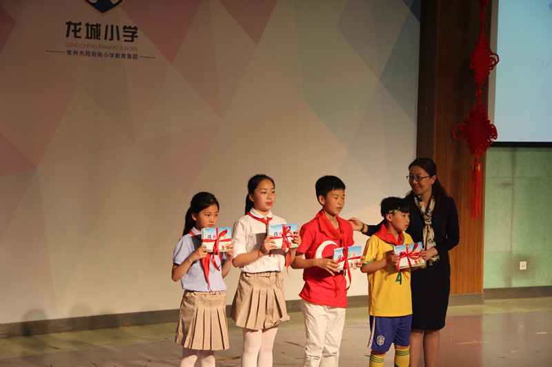 李校合影.jpg