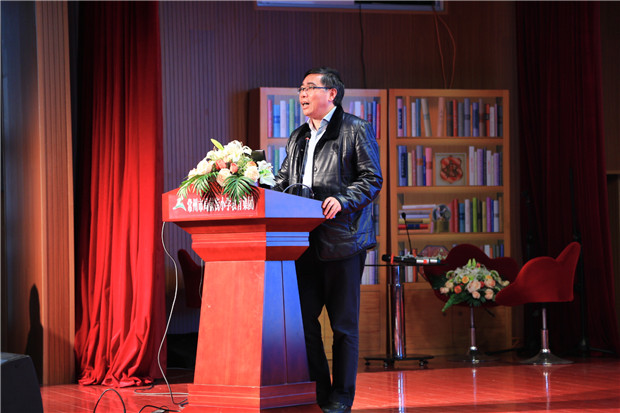 李伟平.jpg