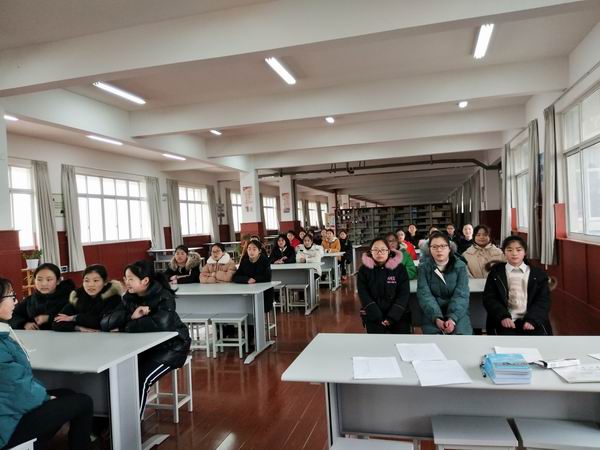 2019.2图书协管员开会照片3.jpg