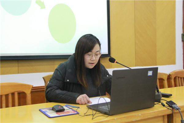 郑悦.JPG