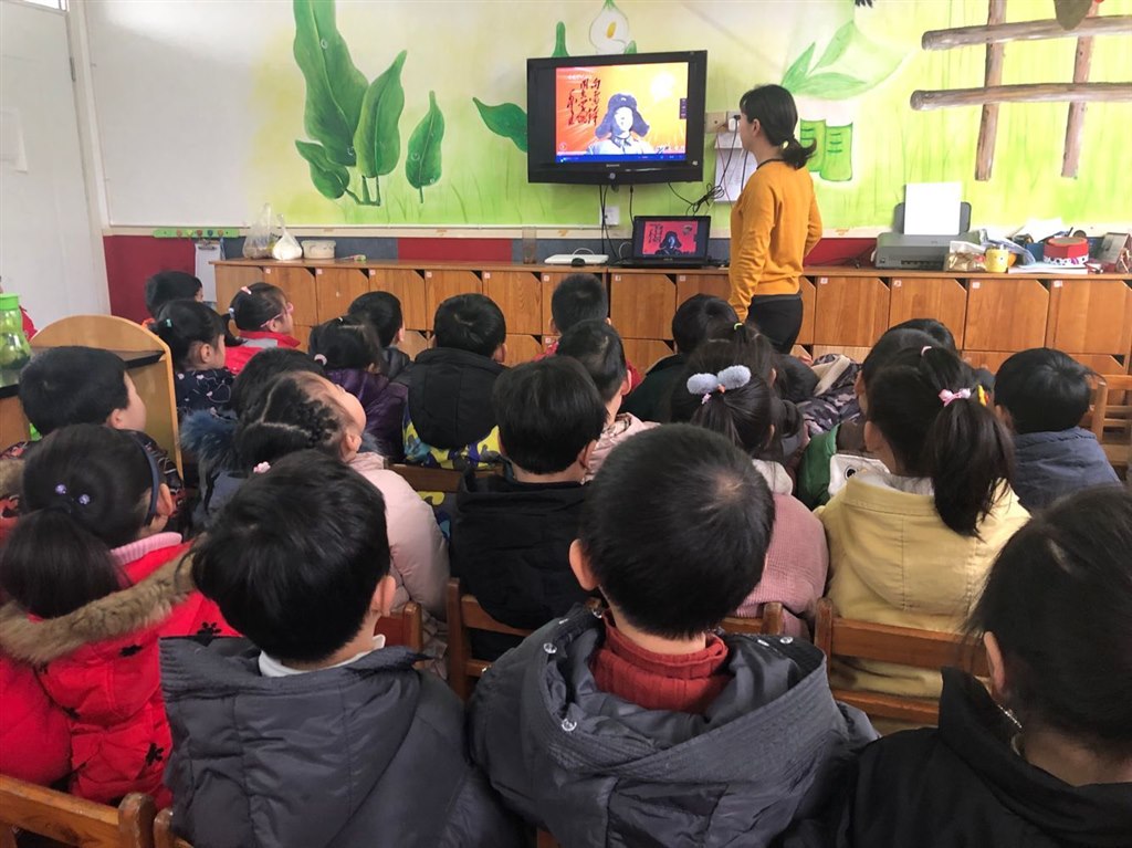 学雷锋1.jpg