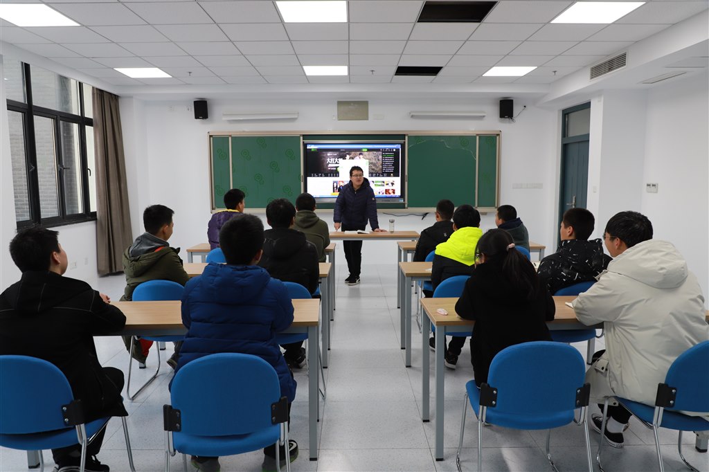 数学建模社.JPG