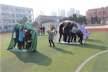 林南小学开展教工趣味运动会工…
