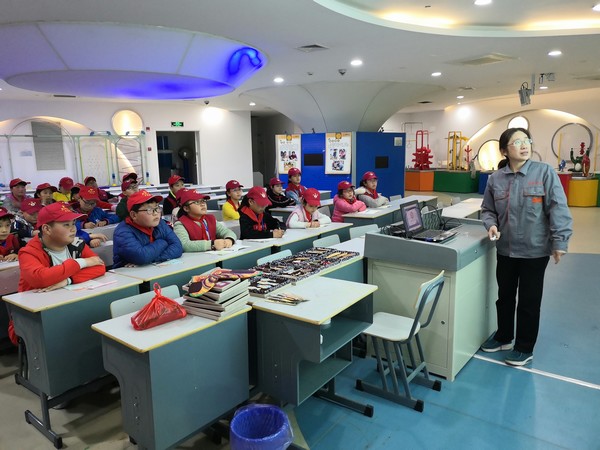 洛小小记者参加梳篦制作公益体验活动 (3).jpg