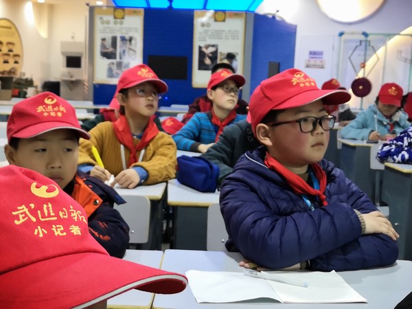 洛小小记者参加梳篦制作公益体验活动 (15).jpg