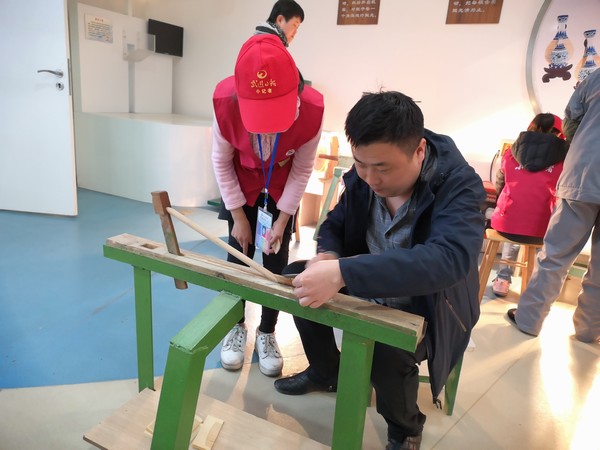 洛小小记者参加梳篦制作公益体验活动 (29).jpg