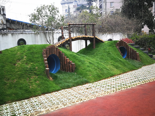 小山坡.jpg