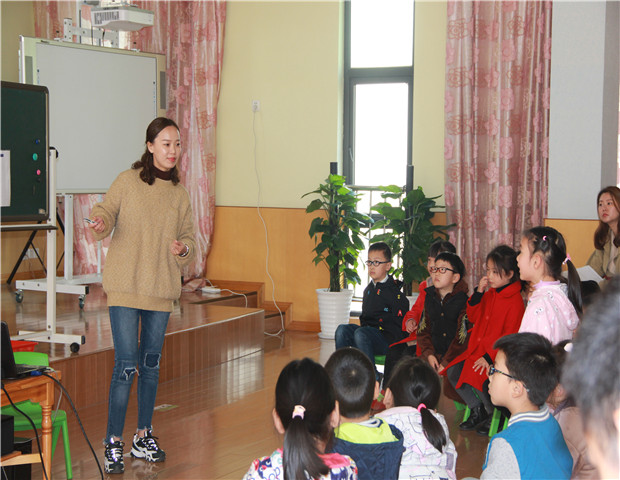 2019.3.29 龙幼教师成长之八:牵手绘本,提升阅读品质1.jpg 2019.3.29 龙幼教师成长之八:牵手绘本,提升阅读品质1.jpg