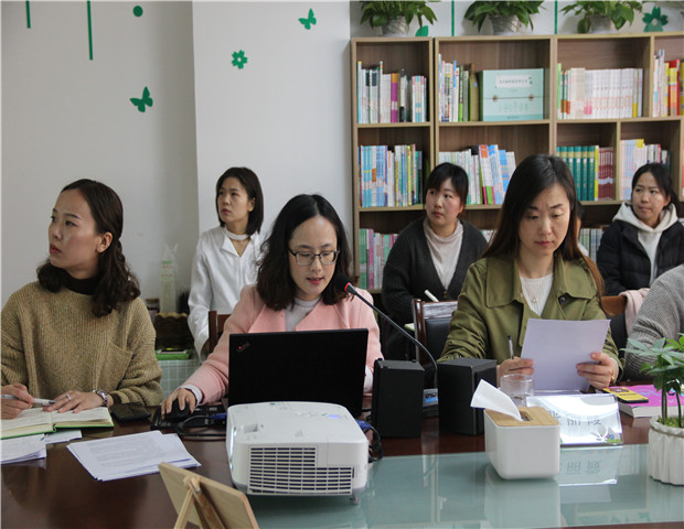 2019.3.29 龙幼教师成长之八:牵手绘本,提升阅读品质4.jpg 2019.3.29 龙幼教师成长之八:牵手绘本,提升阅读品质4.jpg