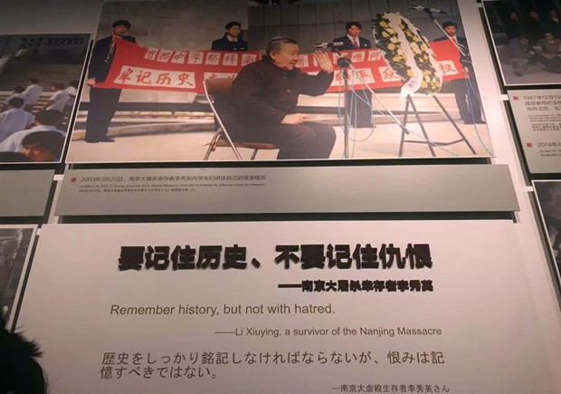 参观4_副本.jpg