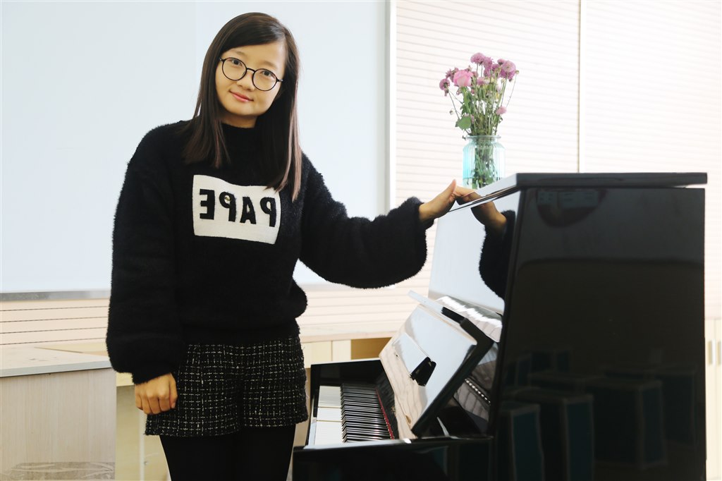 任玺铮：常州市骨干教师；江苏省小学音乐基本功比赛一等奖；全国白板比赛一等奖；区评优课比赛一等奖。.JPG