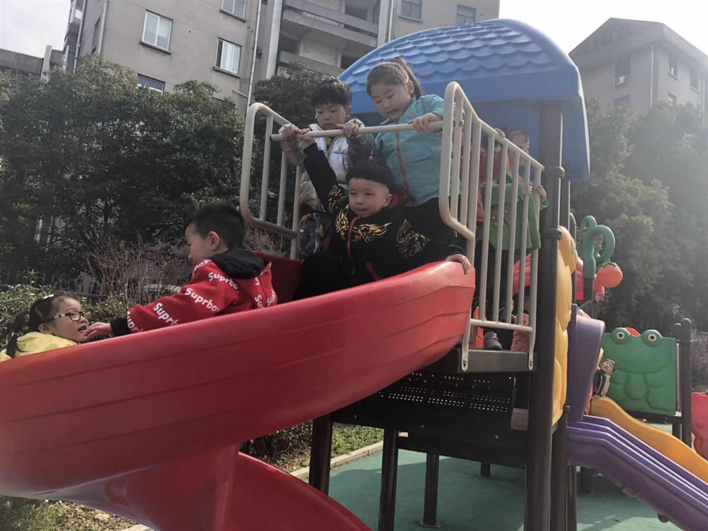 滑滑梯3.jpg