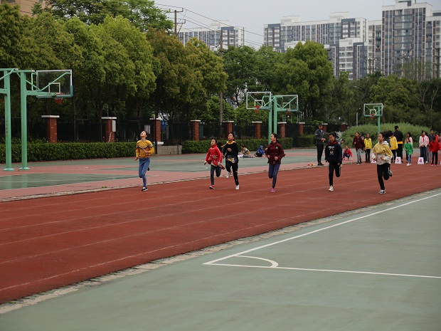运动会跑步.jpg