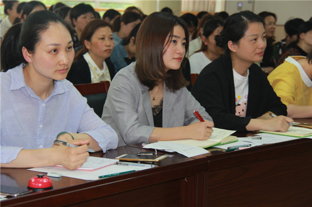 2019.5.13 龙幼 龙幼教师发展之:勇于挑战展风采,择优任能促发展2.JPG