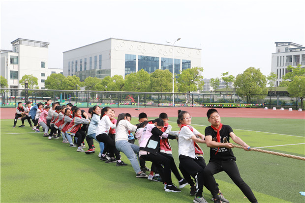 罗溪小学田径运动会项目:拔河比赛.jpg 罗溪小学田径运动会项目:拔河比赛.jpg