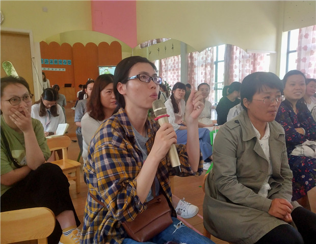 2019.5.21 龙幼家长工作之四：相约家长会 静待花开时2.jpg