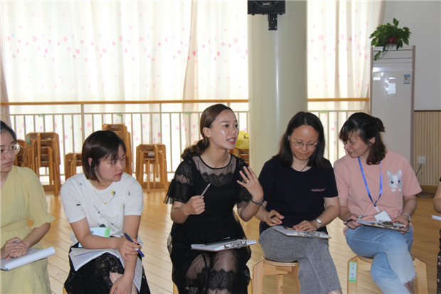 龙幼教师成长之二十七:一人学习 集体成长5_副本.jpg