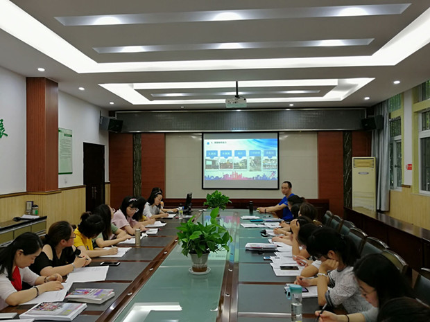 德育会议_副本.jpg
