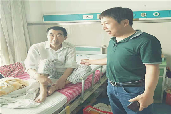 看望1.jpg