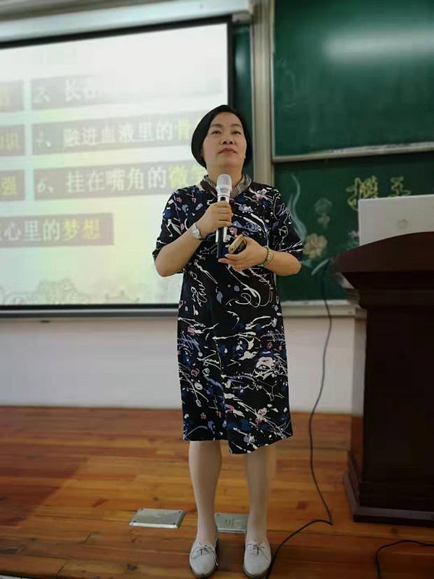 徐校长_副本.jpg